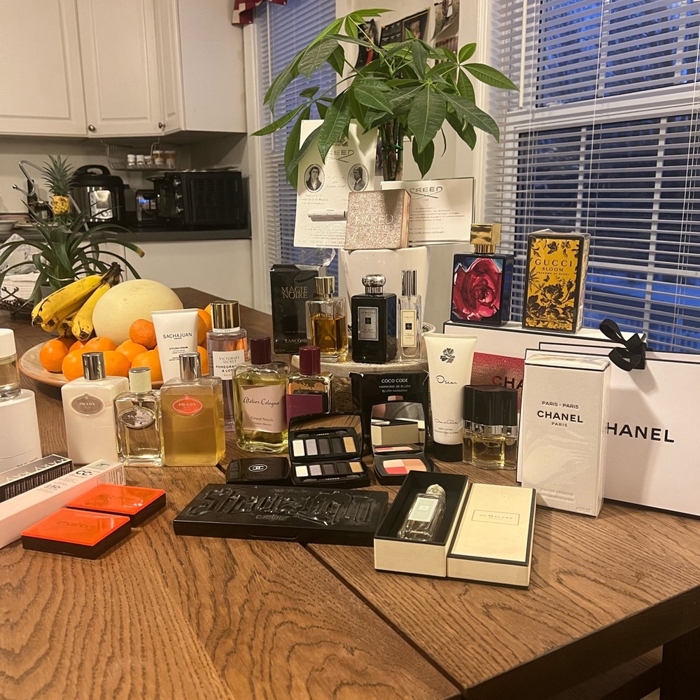 A lot of authentic Chanel and Gucci stuff and makeup new and used💋